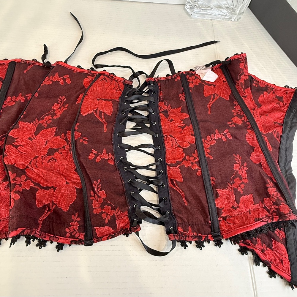 🖤 Shirley of Hollywood Red Black Brocade Corset ❤️ Size 38 Lace-Up Back Gothic - Picture 4 of 16